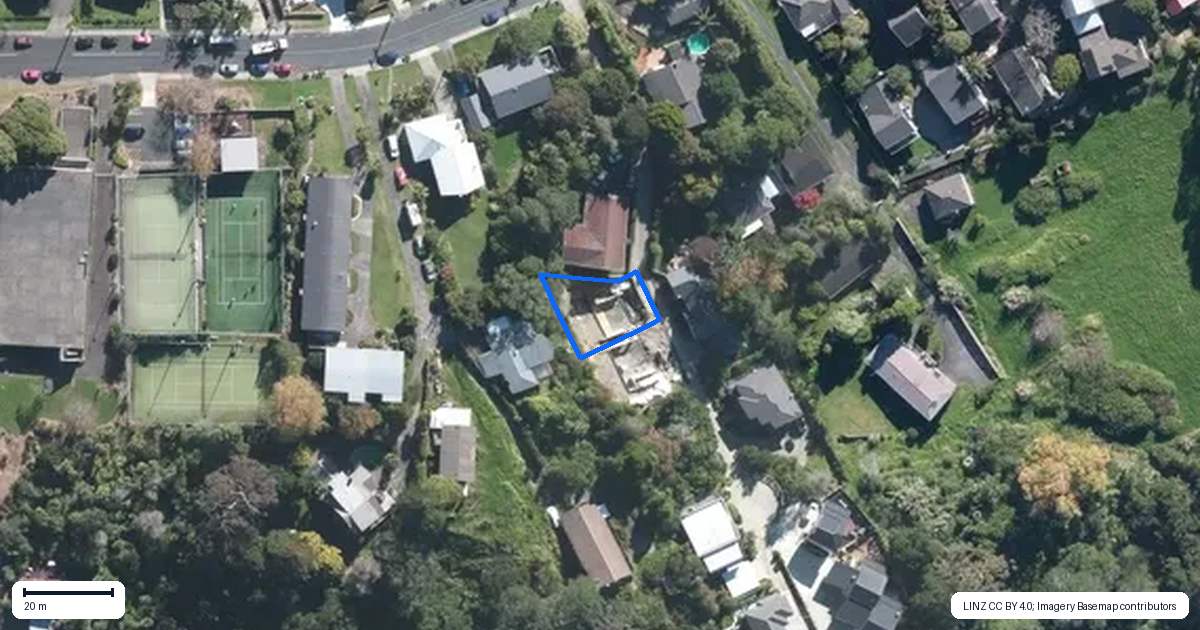 Property context map for 1/15A Verran Road, Birkenhead, Auckland