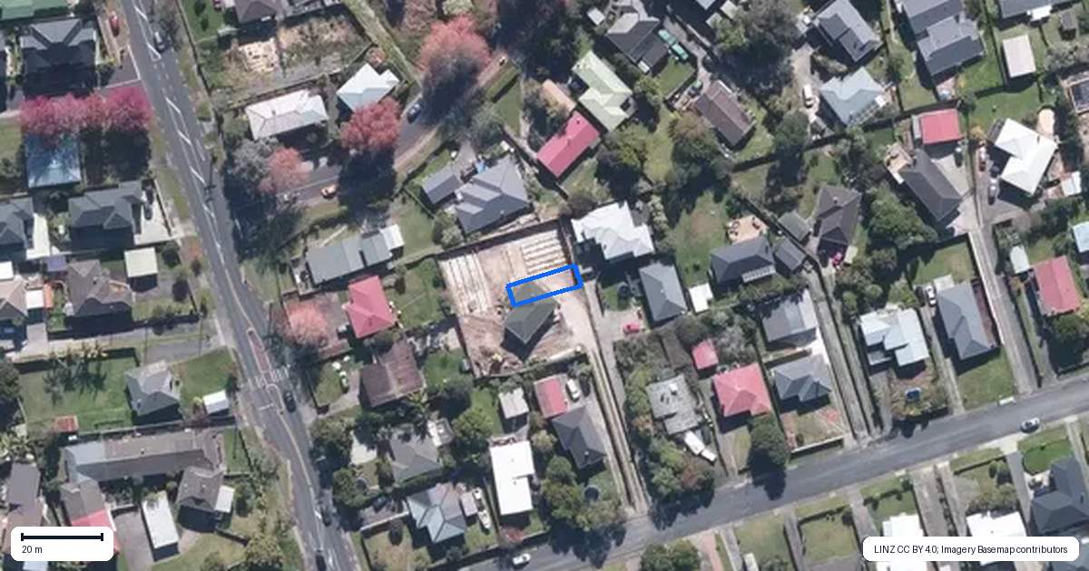 Property context map for 8D Kaikoura Street, Henderson, Auckland