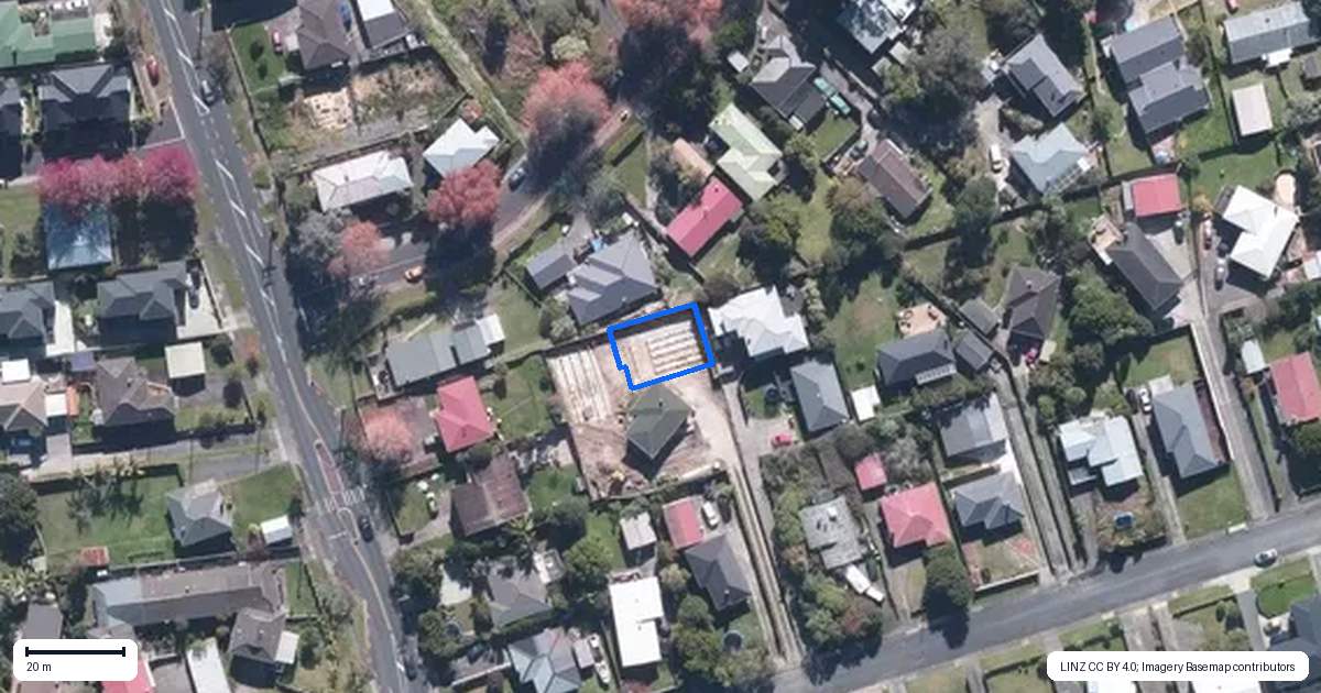 Property context map for 8C Kaikoura Street, Henderson, Auckland