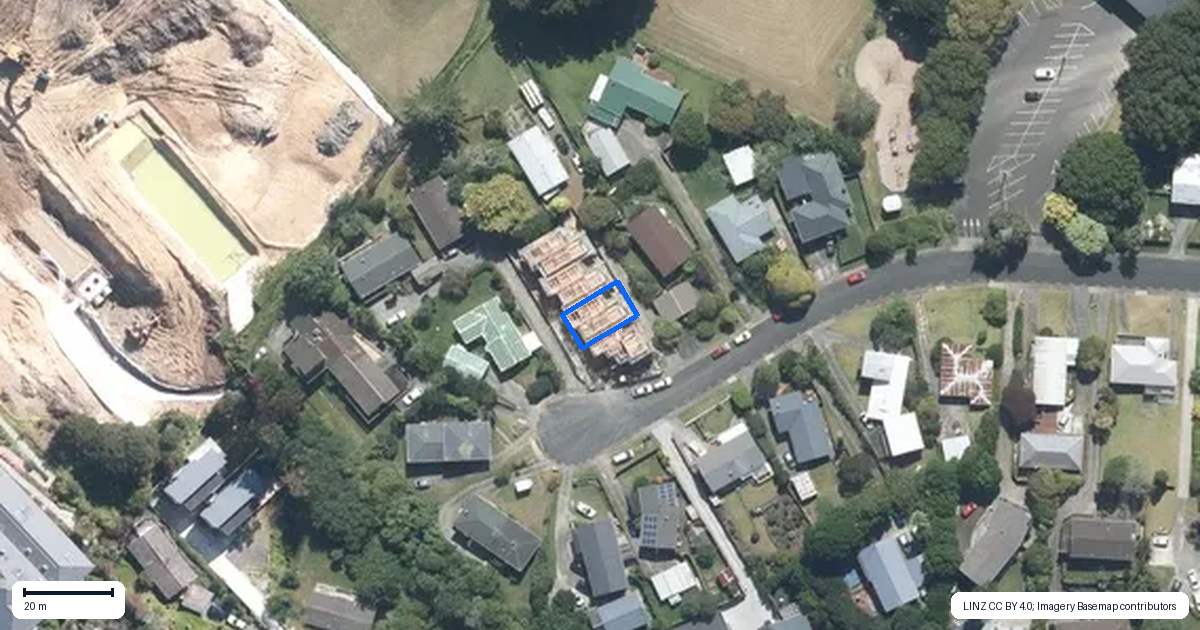Property context map for 15B Segedin Place, Glenfield, Auckland