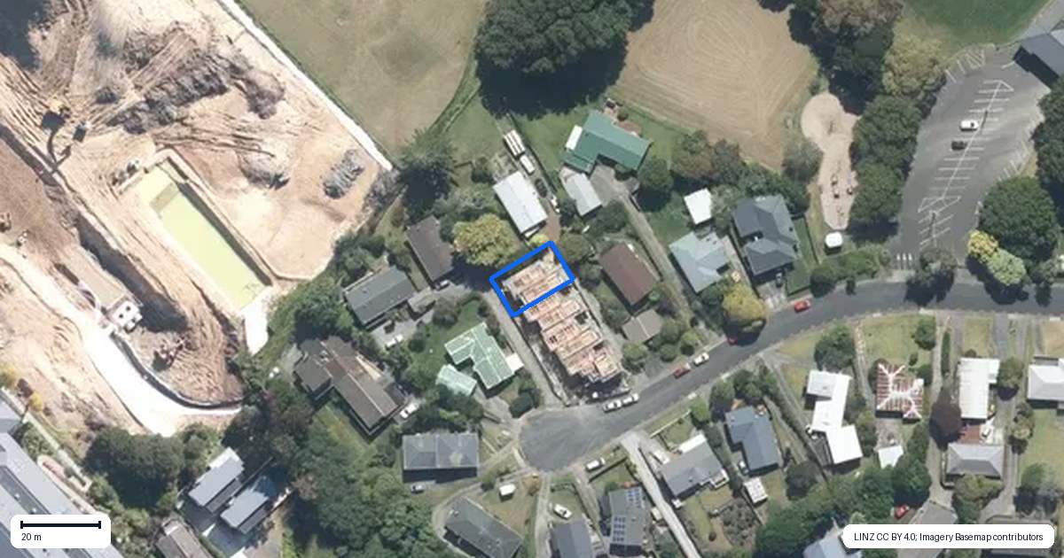 Property context map for 15D Segedin Place, Glenfield, Auckland