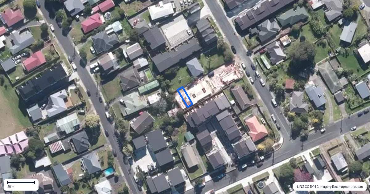 Property context map for 7/2 Kereru Street, Henderson, Auckland