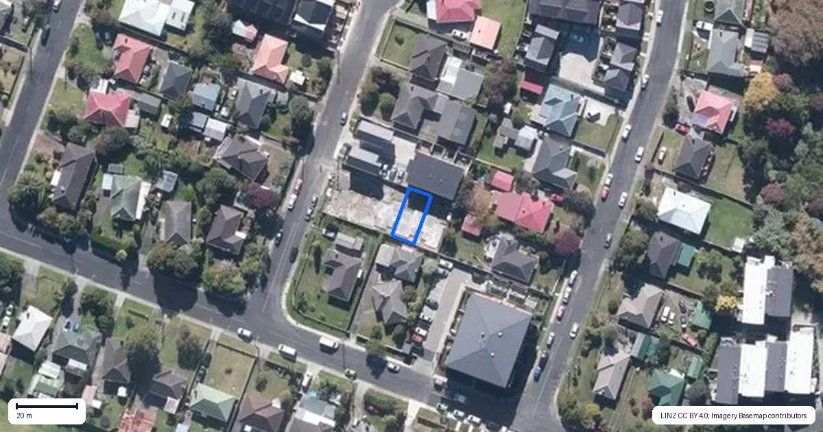 Property context map for 14D Serjeant Street, Henderson, Auckland