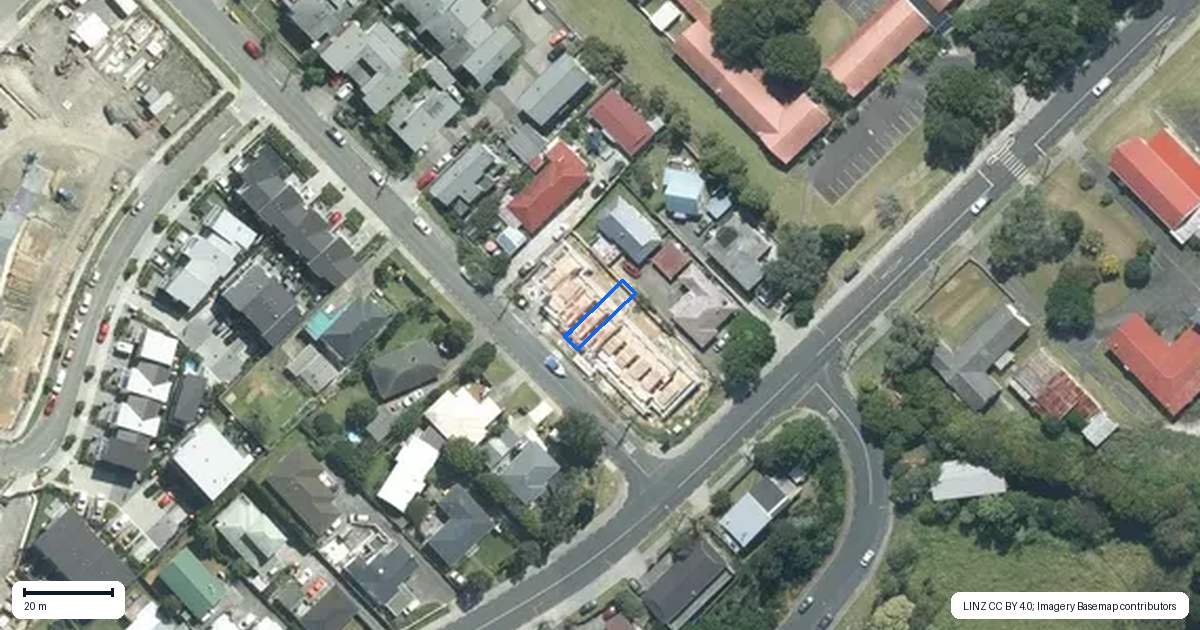 Property context map for 4/98 Tonar Street, Northcote, Auckland