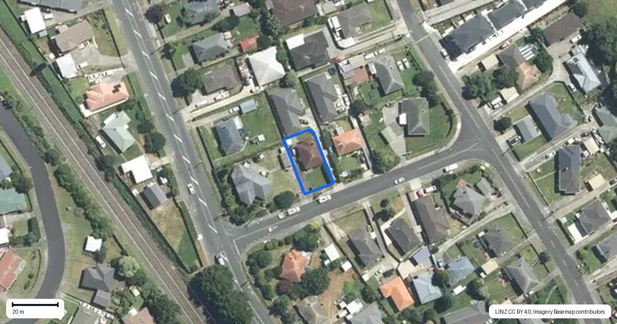 Property context map for 2 Waitaua Street, Papakura