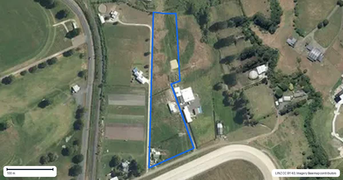 Property context map for 17 Trotting Course Drive, Kumeu