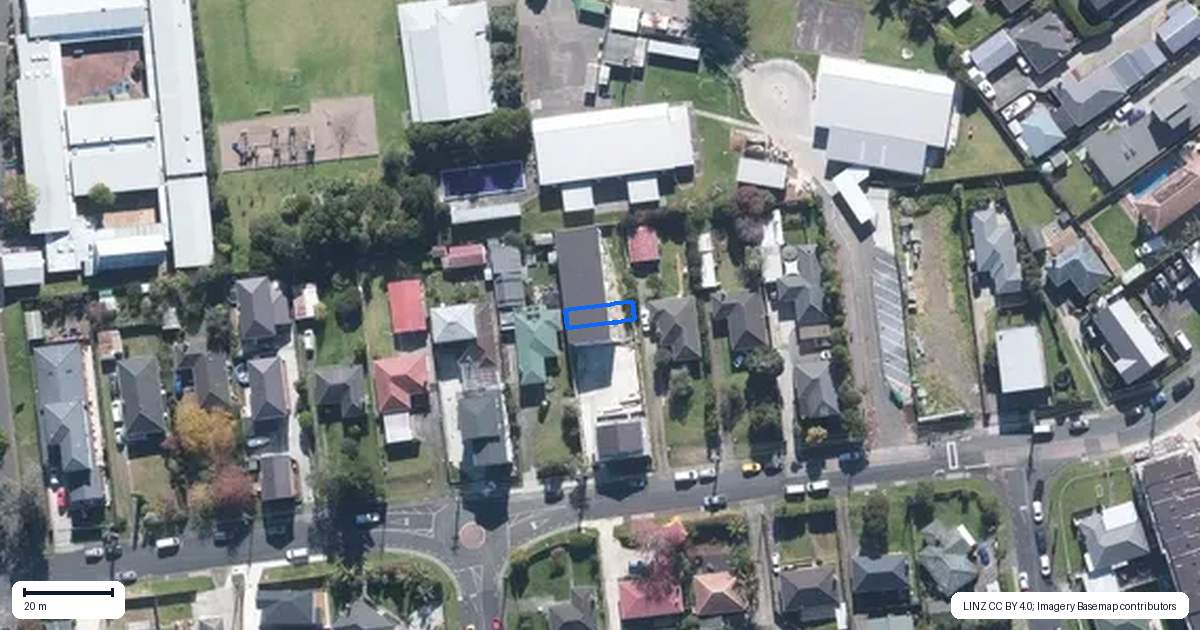 Property context map for 4/15 Toru Street, Te Atatu Peninsula, Auckland
