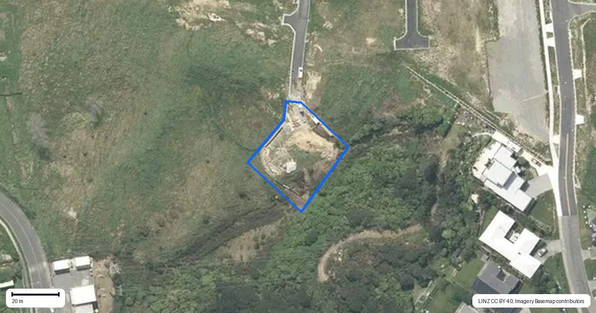Property context map for 14 Te Ara Horoeka, Plimmerton, Porirua