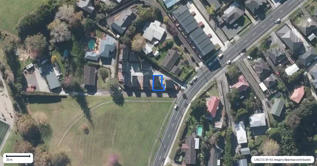 Property context map for 2/10 Hutchinsons Road, Bucklands Beach, Auckland