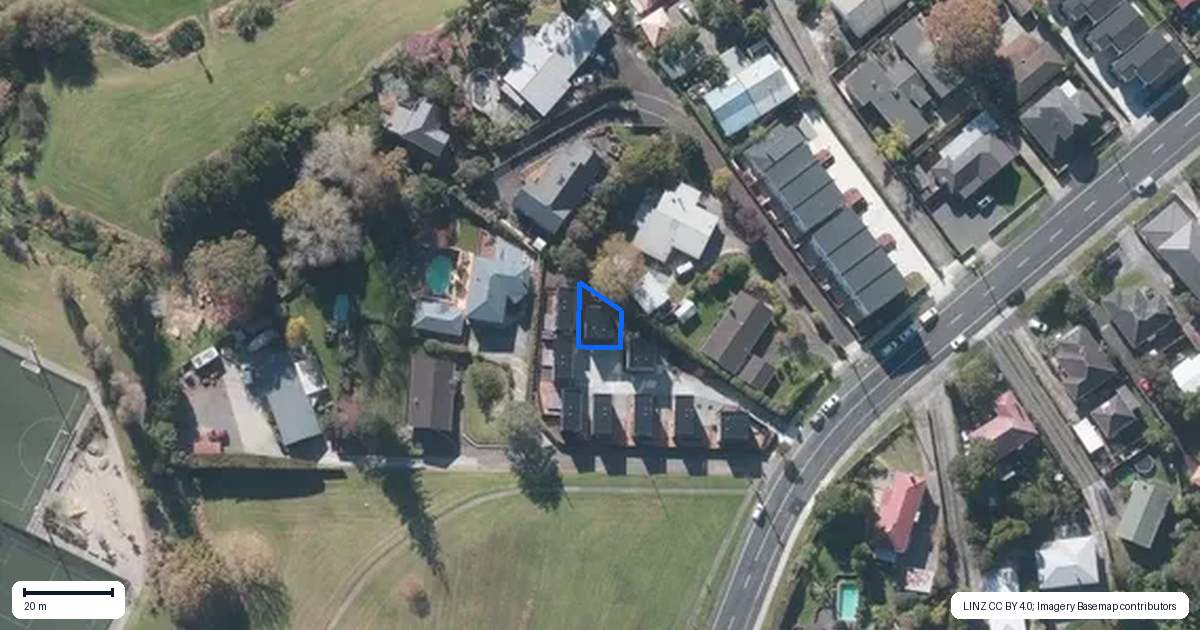 Property context map for 8/10 Hutchinsons Road, Bucklands Beach, Auckland
