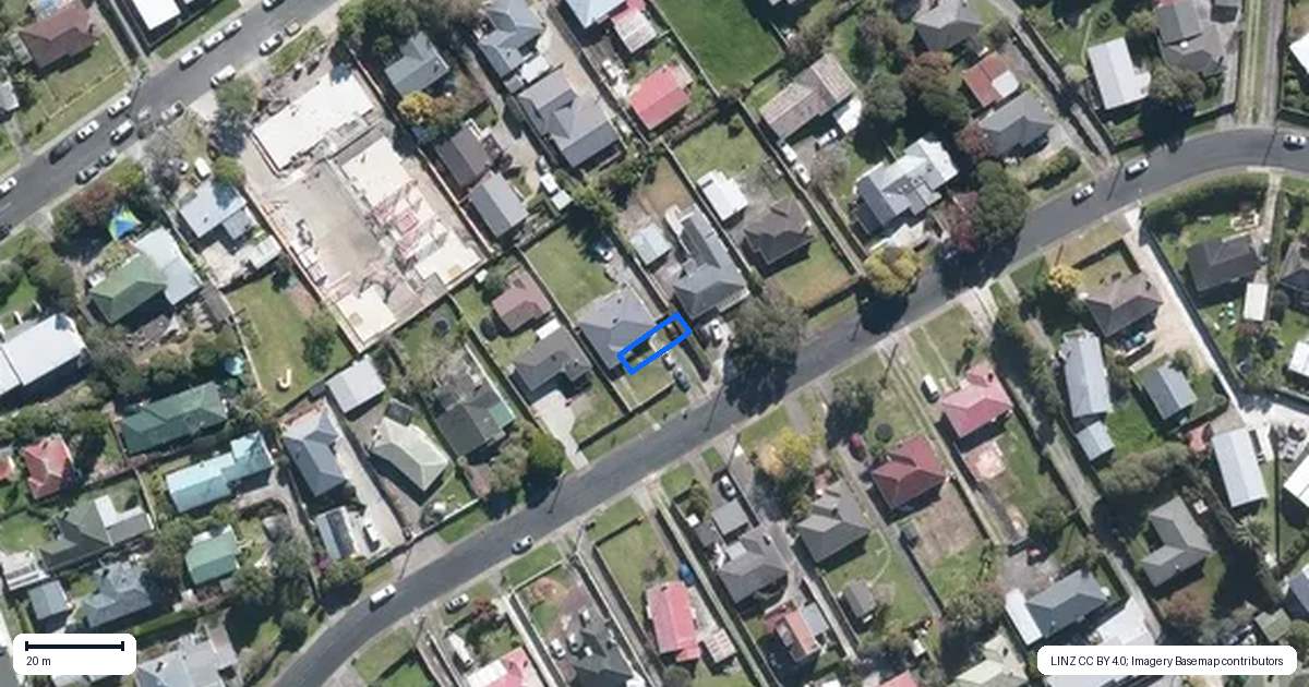 Property context map for 2/10 Fairclough Road, Beach Haven, Auckland