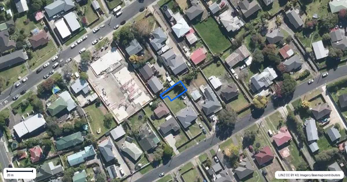 Property context map for 8/10 Fairclough Road, Beach Haven, Auckland