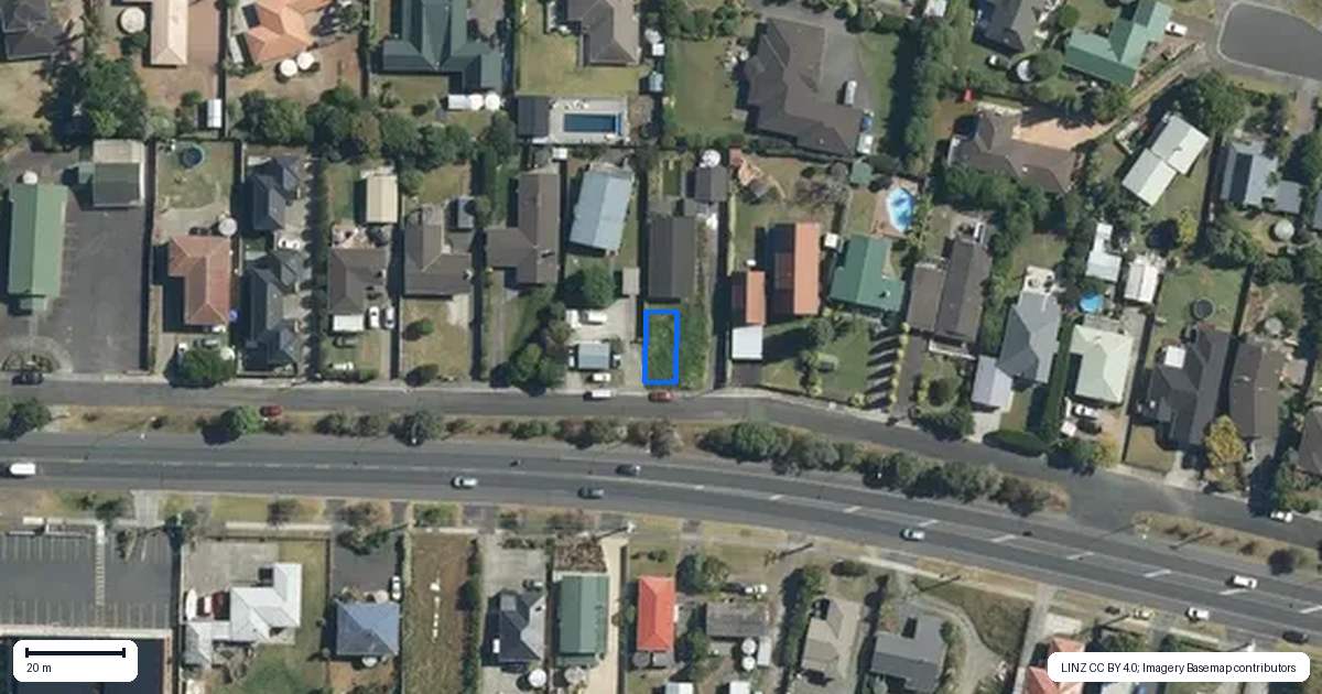 Property context map for 2/364 Main Road, Huapai, Kumeu