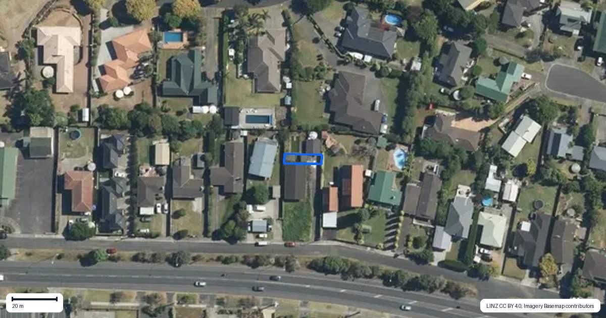 Property context map for 5/364 Main Road, Huapai, Kumeu