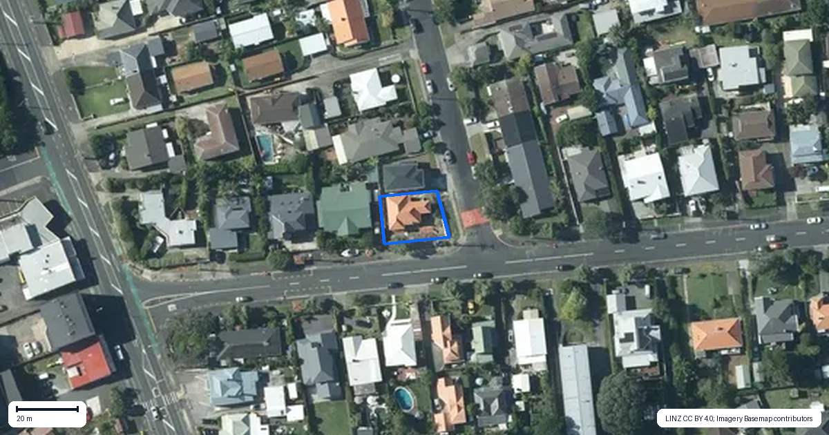 Property context map for 52 Old Lake Road, Narrow Neck, Auckland