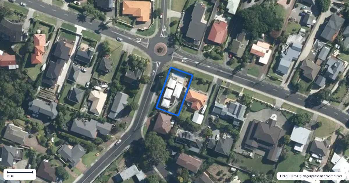 Property context map for 51 Beach Road, Mellons Bay, Auckland
