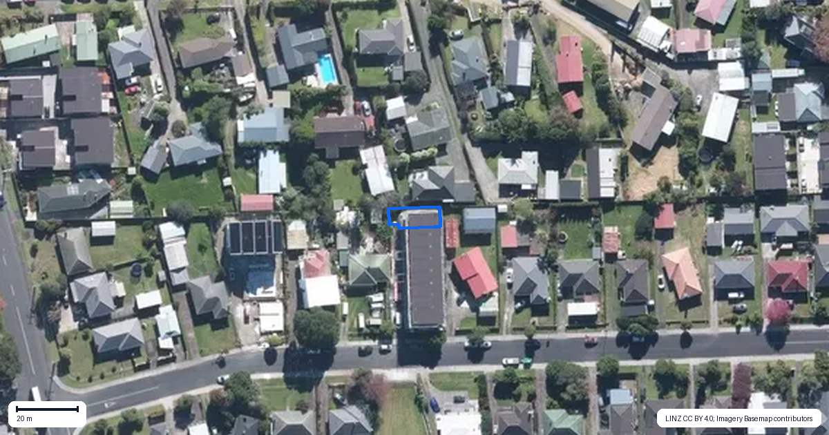 Property context map for 9/11 Hereford Street, Te Atatu Peninsula, Auckland