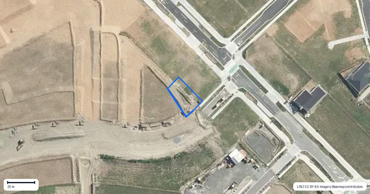Property context map for 4 Tukutata Crescent, Wainui