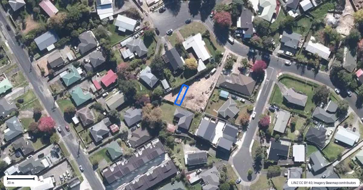 Property context map for 1E Edgewood Way, Henderson, Auckland