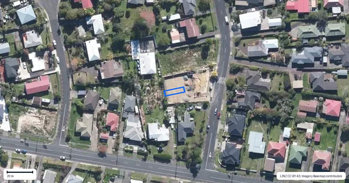 Property context map for 6/4 Waitaki Street, Henderson, Auckland