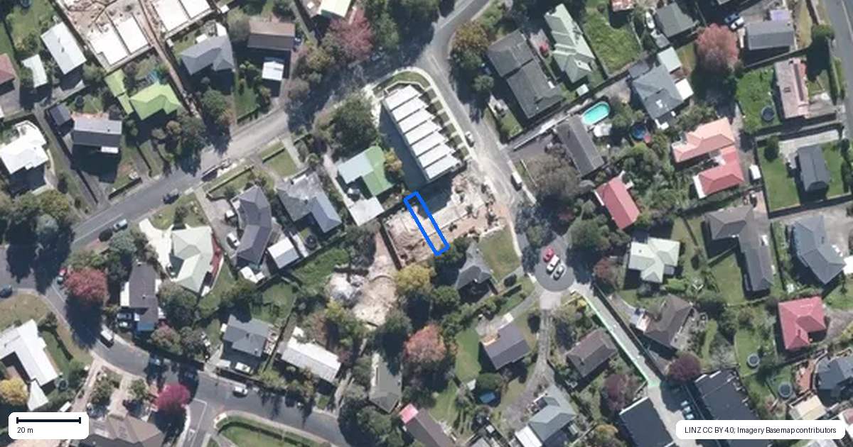 Property context map for 5/12 South Pacific Place, Henderson, Auckland