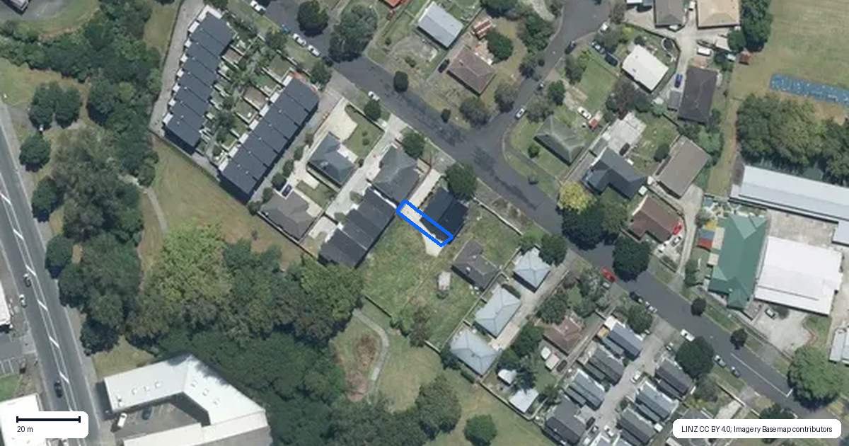 Property context map for 2/21 Eastview Road, Glen Innes, Auckland