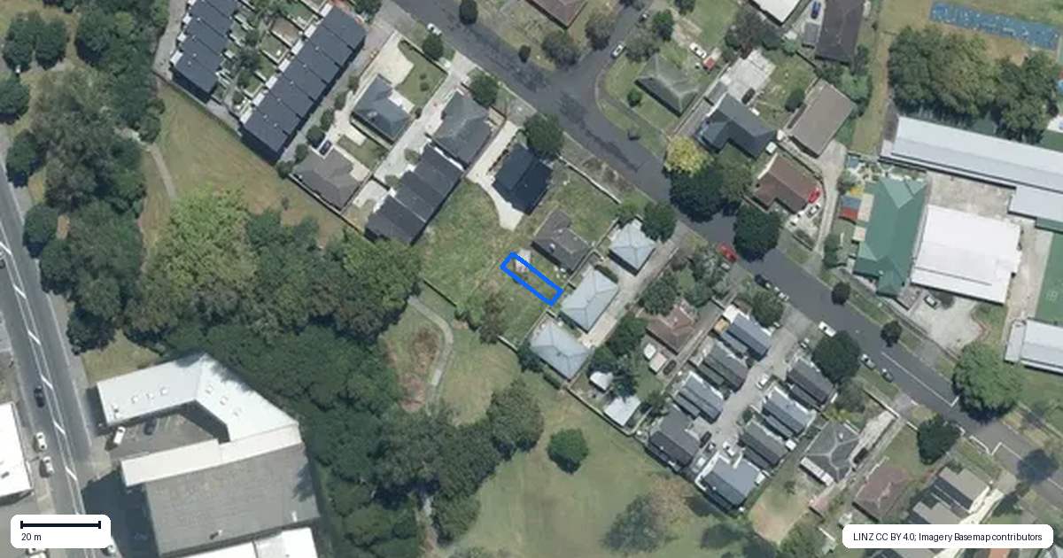 Property context map for 12/21 Eastview Road, Glen Innes, Auckland