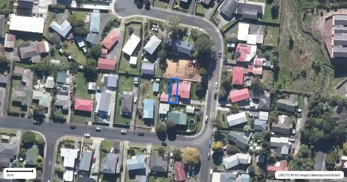 Property context map for 13D Normandy Place, Henderson, Auckland