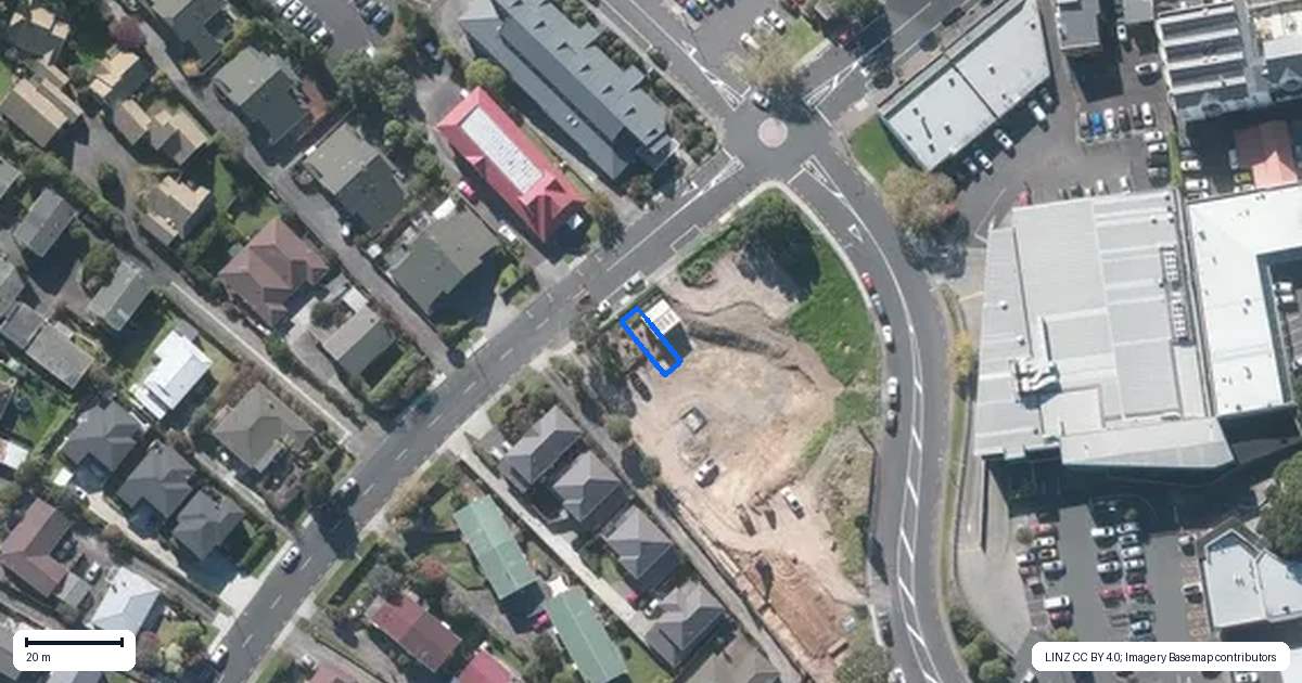Property context map for 32B Moore Street, Howick, Auckland