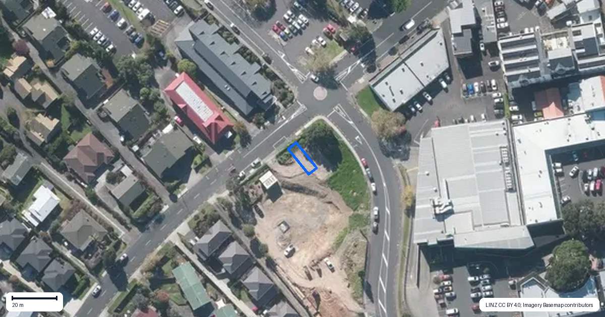 Property context map for 30 Moore Street, Howick, Auckland