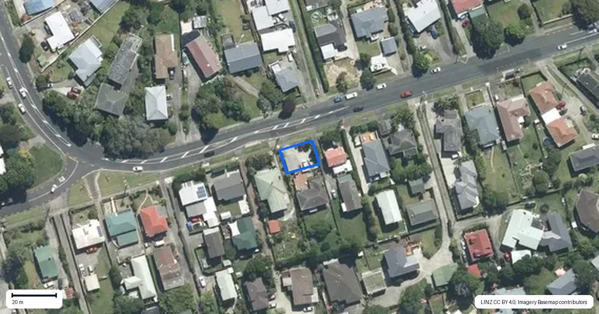 Property context map for 24A Roberts Road, Glenfield, Auckland