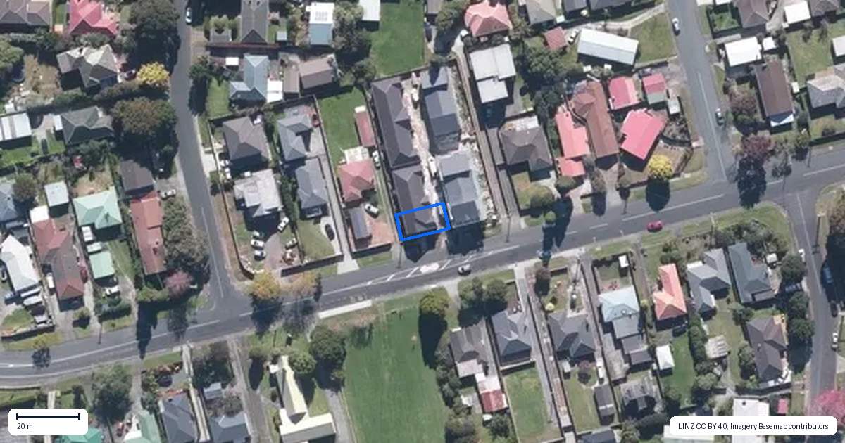 Property context map for 27 Taikata Road, Te Atatu Peninsula, Auckland