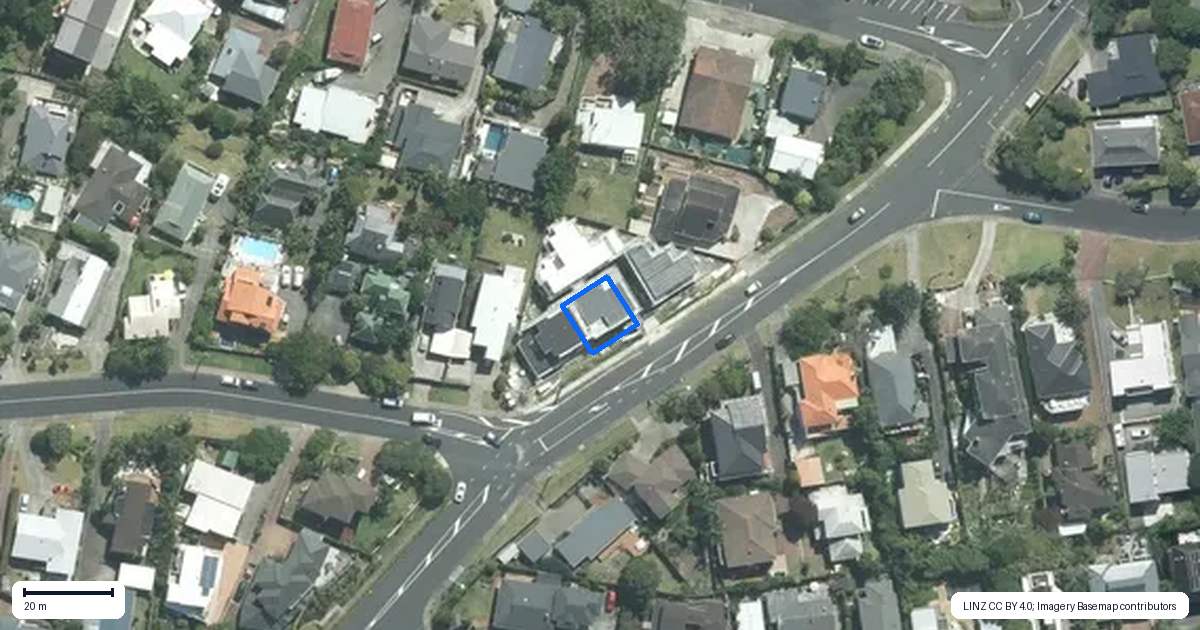 Property context map for 850B Beach Road, Waiake, Auckland