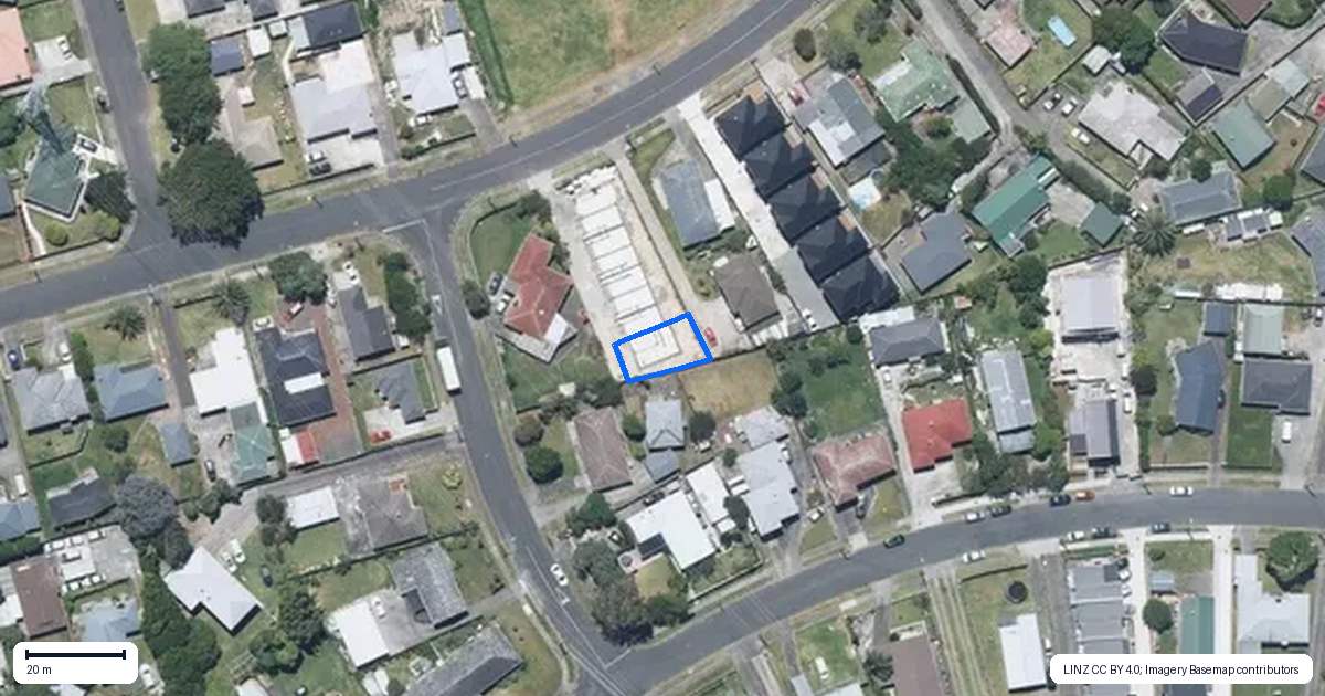 Property context map for 8/32 Tiraumea Drive, Pakuranga, Auckland