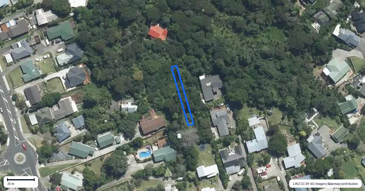 Property context map for 17/19 Roberts Road, Glenfield, Auckland