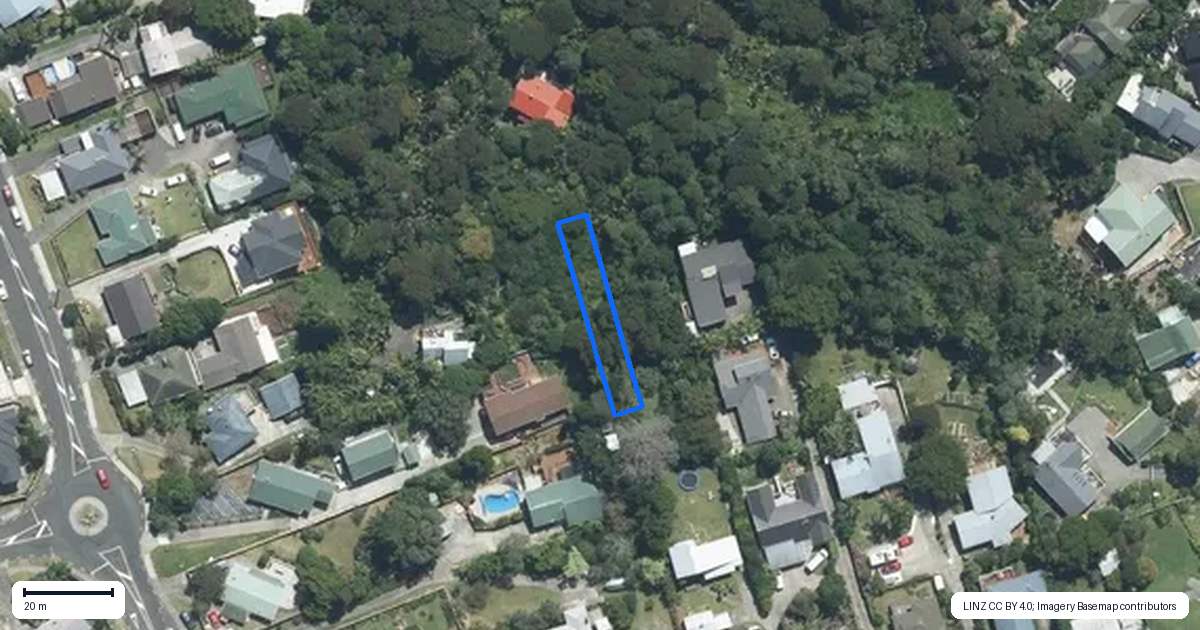 Property context map for 18/19 Roberts Road, Glenfield, Auckland