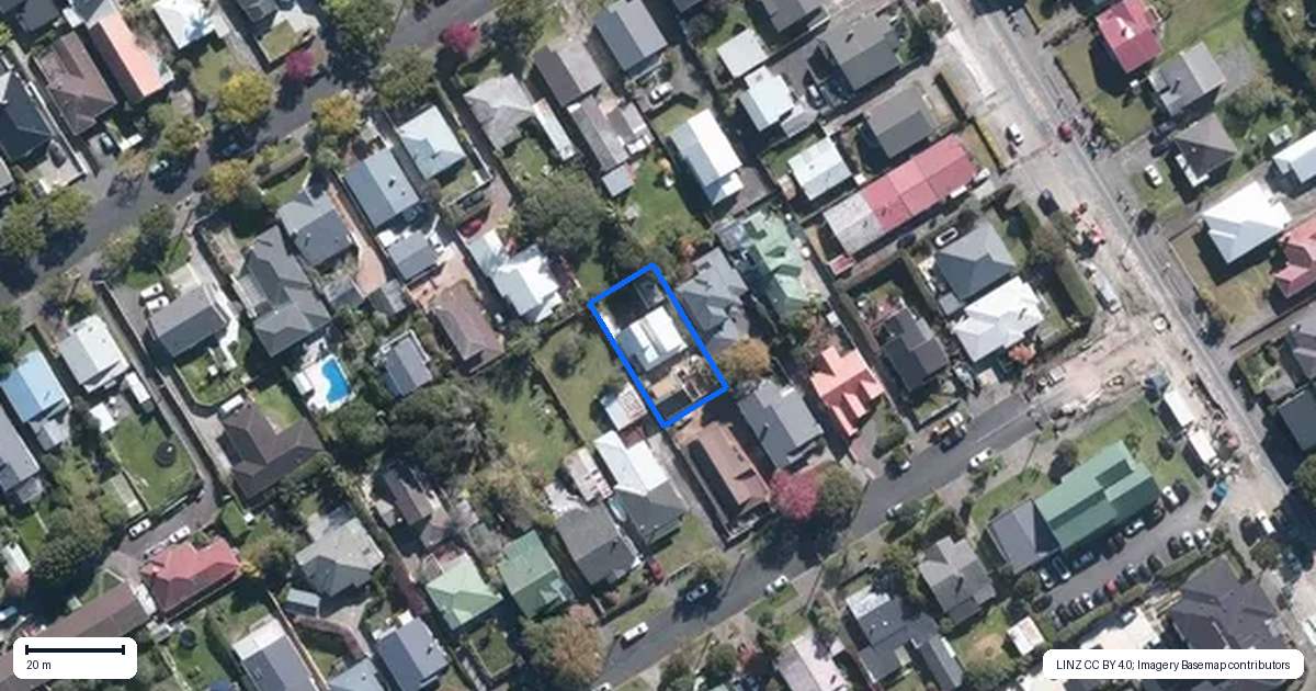 Property context map for 11A Smale Street, Point Chevalier, Auckland