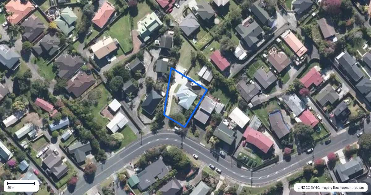 Property context map for 96 Colwill Road, Massey, Auckland