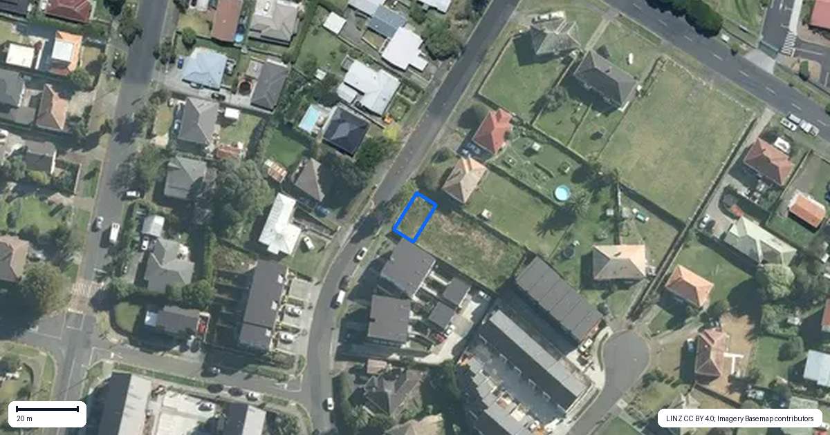 Property context map for 8A Epping Street, Glen Innes, Auckland