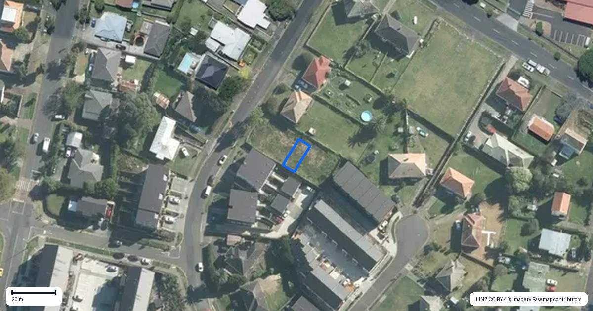 Property context map for 8D Epping Street, Glen Innes, Auckland