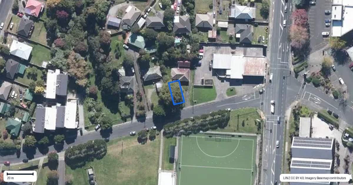 Property context map for 21B Smythe Road, Henderson, Auckland