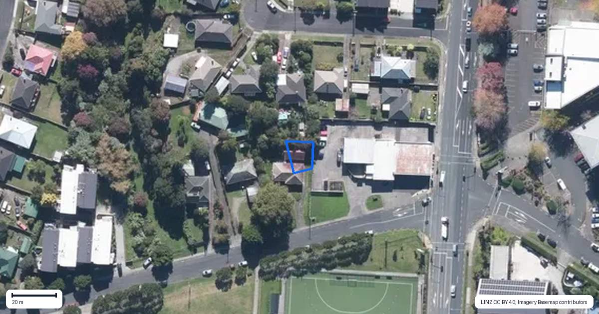 Property context map for 21E Smythe Road, Henderson, Auckland