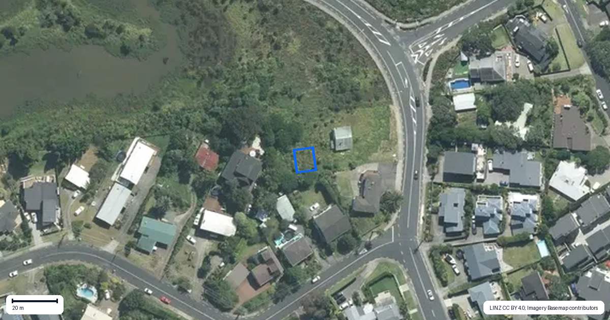 Property context map for 5/1088 Beach Road, Torbay, Auckland