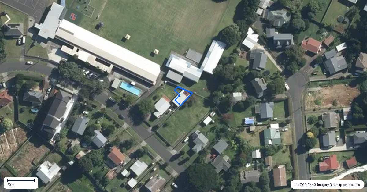 Property context map for 8/12 Taratoa Street, Point England, Auckland