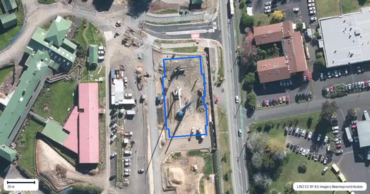 Property context map for 102/2A Te Ara Taurapa, Point Chevalier, Auckland