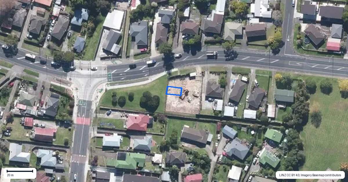 Property context map for 2/125 Universal Drive, Henderson, Auckland