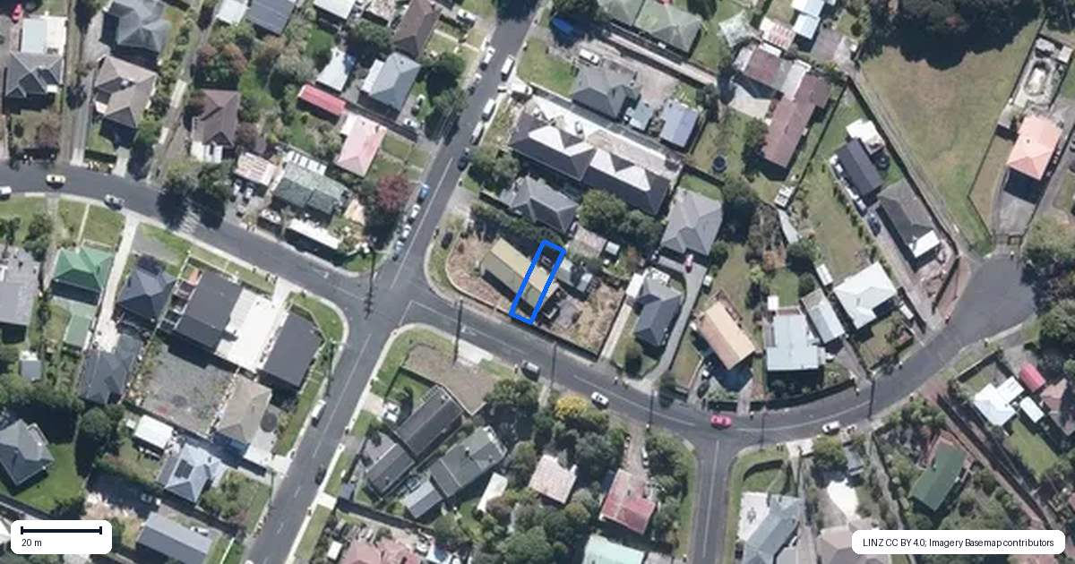Property context map for 4/2 Meadow Crescent, Te Atatu South, Auckland