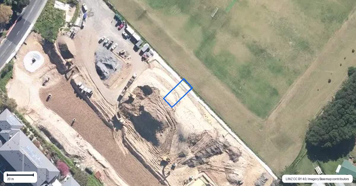 Property context map for 11 Ngakete Crescent, Glenfield, Auckland