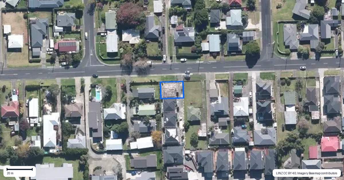 Property context map for 99A Wharf Road, Te Atatu Peninsula, Auckland