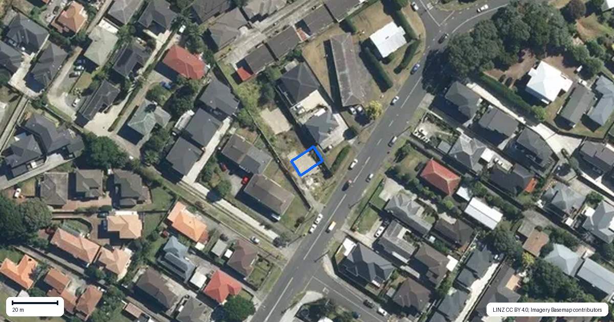Property context map for 2/27 Hayr Road, Three Kings, Auckland